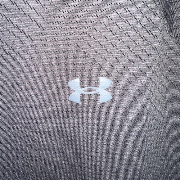Dark Grey Under Armour Men’s Workout Tee - Picture 3 of 4